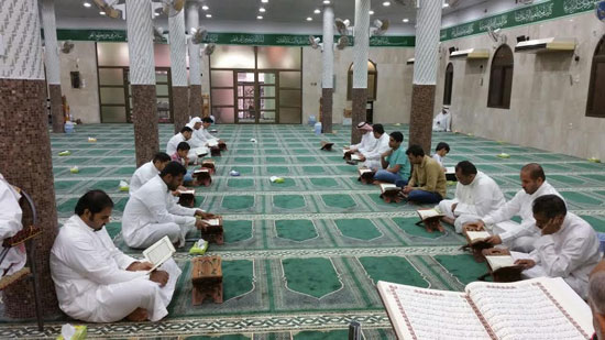 القديح مسجد الإمام علي يهدي الختمة الرمضانية لشهداء الصلاة جهينة الإخبارية